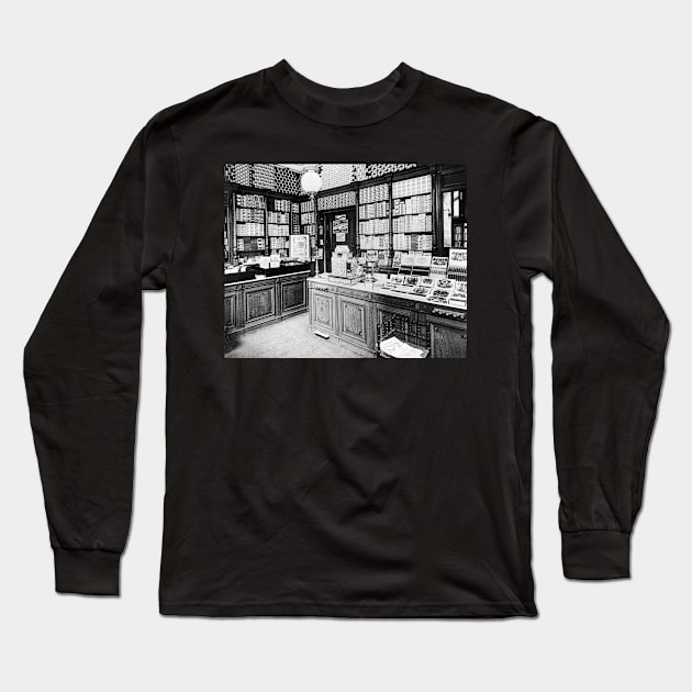 Cigar Shop, 1895. Vintage Photo Long Sleeve T-Shirt by historyphoto